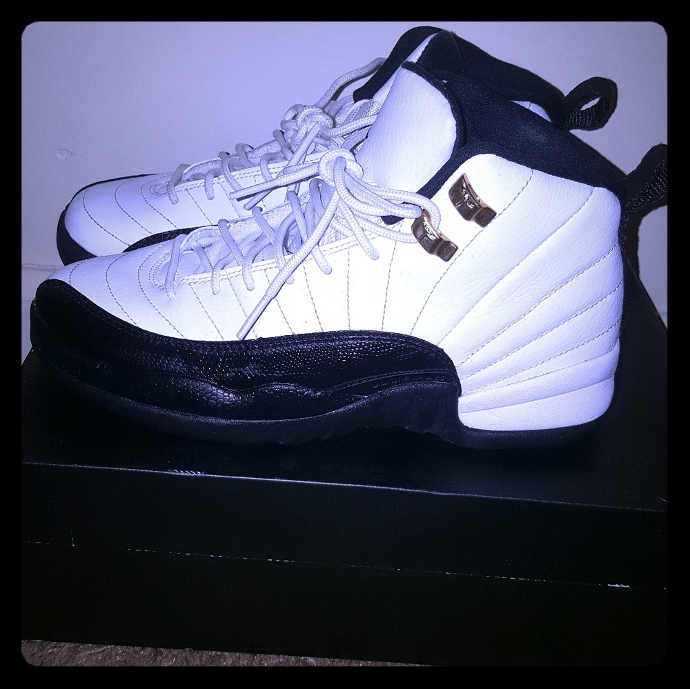 Authentic Retro Jordans size 6 "Taxis"